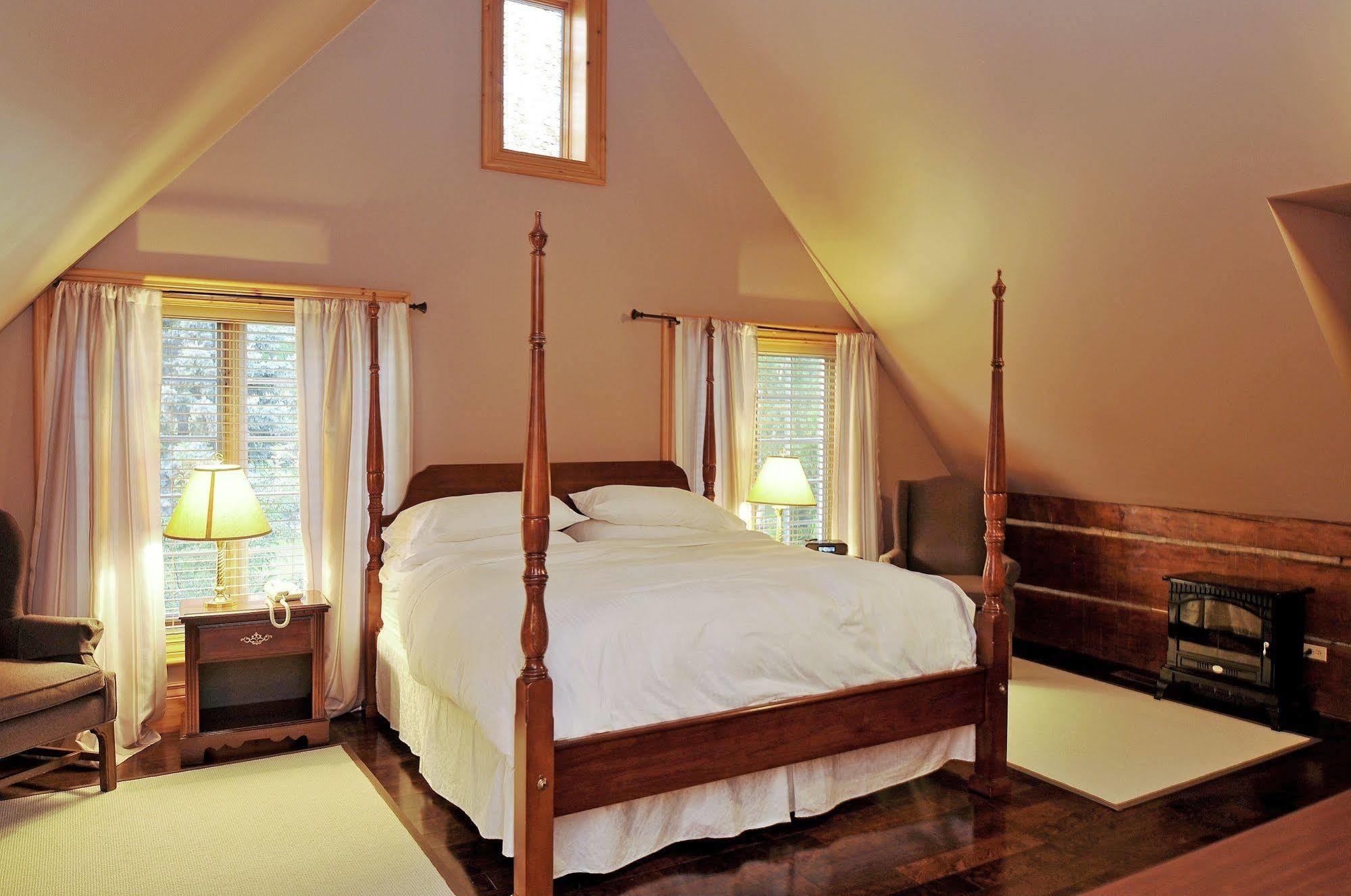 Eganridge Resort, Golf Club & Spa Bobcaygeon Экстерьер фото