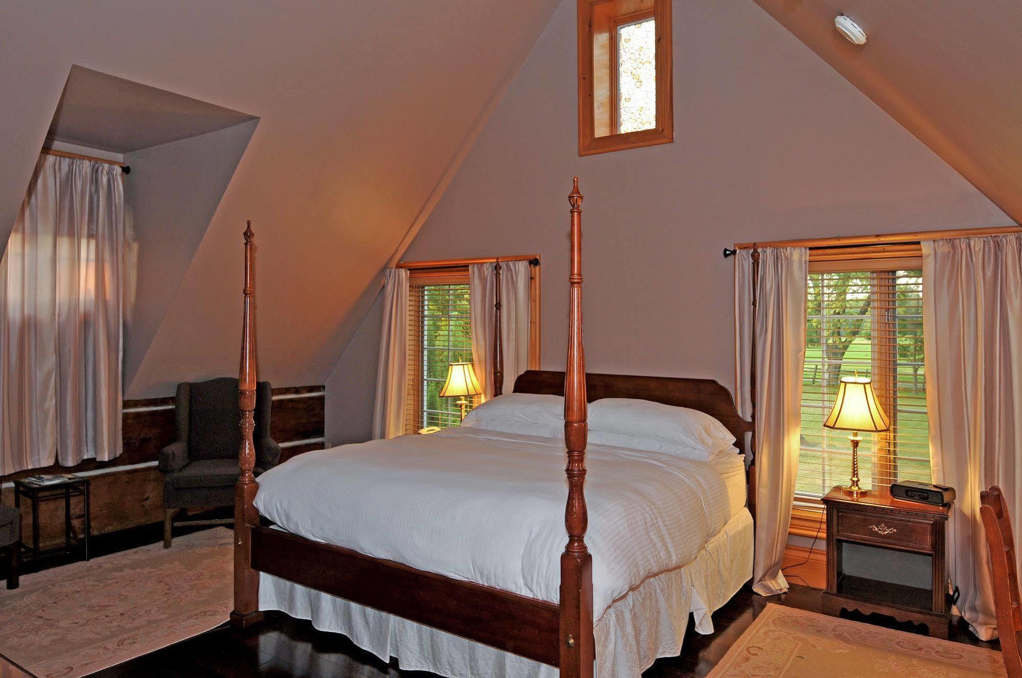 Eganridge Resort, Golf Club & Spa Bobcaygeon Экстерьер фото